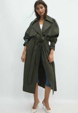 Stradivarius, OVERSIZE TRENCH COAT - Trenchcoat - khaki