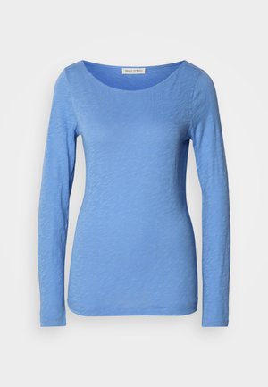 Haut à manches longues, col ras du cou en bleu clair, confectionné en tissu doux et texturé. Présente un subtil motif chiné avec une silhouette ajustée.