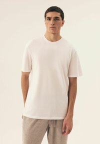 Henderson MITE biały