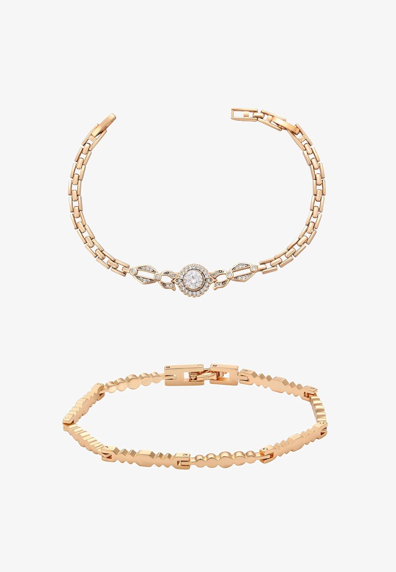 Két rózsaarany karkötő; az egyik középen egy kerek gyémántot tartalmaz, amely kisebb gyémántokkal van körülvéve, a másik geometriai formákból álló láncolt mintával rendelkezik.