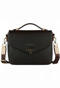 Bolso de cuero negro con diseño estructurado, herrajes dorados, cierre de solapa, asa superior y correa de hombro ajustable. Detalle de superficie texturizada.