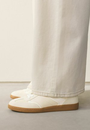 REGULAR FIT - FOREVER COMFORT - Sneakers laag - new neutral