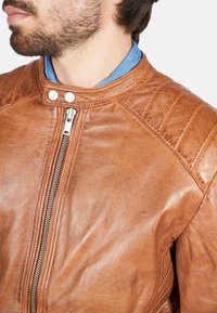 Freaky Nation Skinnjacka - cognac
