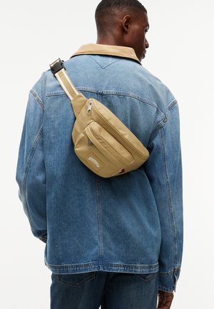 Tommy Jeans, COLLEGIATE BUMBAG - Bæltetasker - dark dune