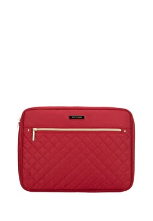 Funda acolchada para portátil de color rojo con un cierre dorado, que cuenta con un bolsillo frontal y un diseño elegante y acolchado para la protección del dispositivo.