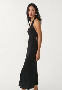 Stradivarius MIDI WITH KNOT - Vestito di maglina - black