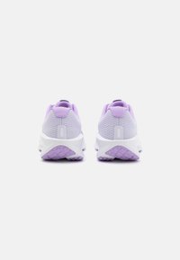 Nike Performance DOWNSHIFTER 13 - Chaussures de running sur route - barely grape/white/lilac bloom/lilac/sundial