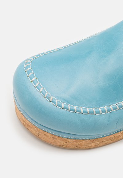 Rejina Pyo MAYA - Μιουλ με τακούνι - sky