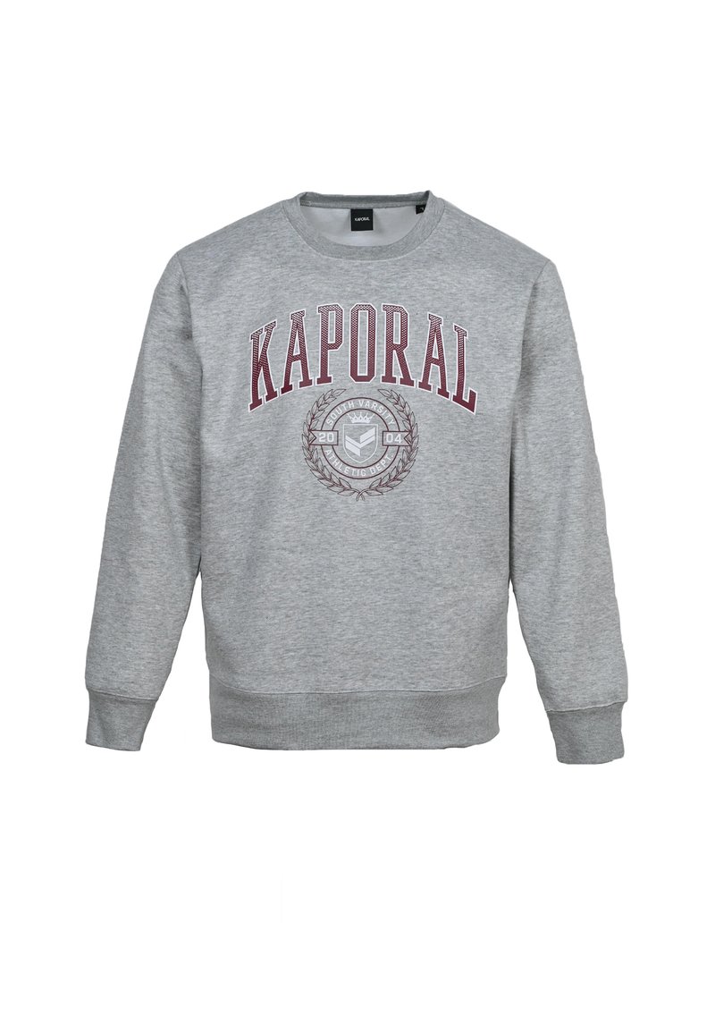 Sudadera gris con "KAPORAL" en letras burdeos, emblema estilizado con hojas de laurel, puños y dobladillo acanalados. Material suave, diseño de cuello redondo.