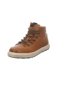 Sneaker alta in pelle marrone con superficie texturizzata, punta rotonda, chiusura con lacci a doppio occhietto e suole decorate. Fodera morbida al collo.