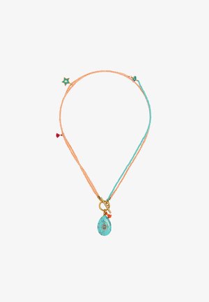 Delikatny naszyjnik z brzoskwiniowymi i turkusowymi koralikami, złotą gwiazdą i turkusowym oczkiem oraz turkusowym wisiorkiem w kształcie kropli z złotym zapięciem typu toggle.