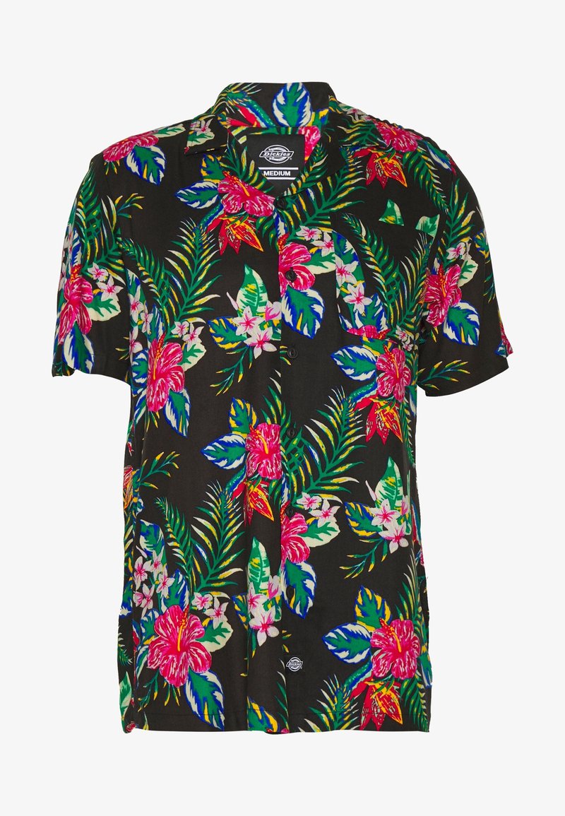 Camisa de botones de manga corta en tejido negro con un vibrante estampado floral en tonos rosas y verdes, y un diseño de cuello clásico.