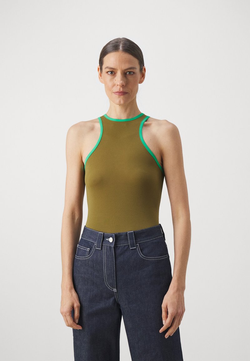Sunnei - STRETCHY HALTER - Linne - olive green, Förstora