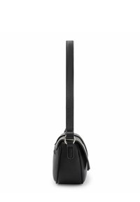 Schwarze Lederhandtasche mit strukturiertem Finish, runder Form, einem einzigen Tragegurt und silberfarbenen Beschlägen. Kompakte und strukturierte Gestaltung.
