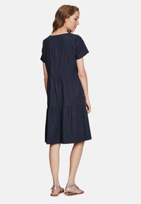 Vera Mont SOMMER MIT STUFEN - Freizeitkleid - night sky