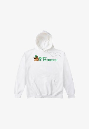 Biała bluza z kapturem z zielonym napisem "Happy St. Patrick's" i aniołem noszącym zielony kapelusz leprechauna opierającym się o napis.