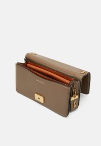COACH LUXE REFINED BANDIT SHOULDER  - Borsa a tracolla - dark stone