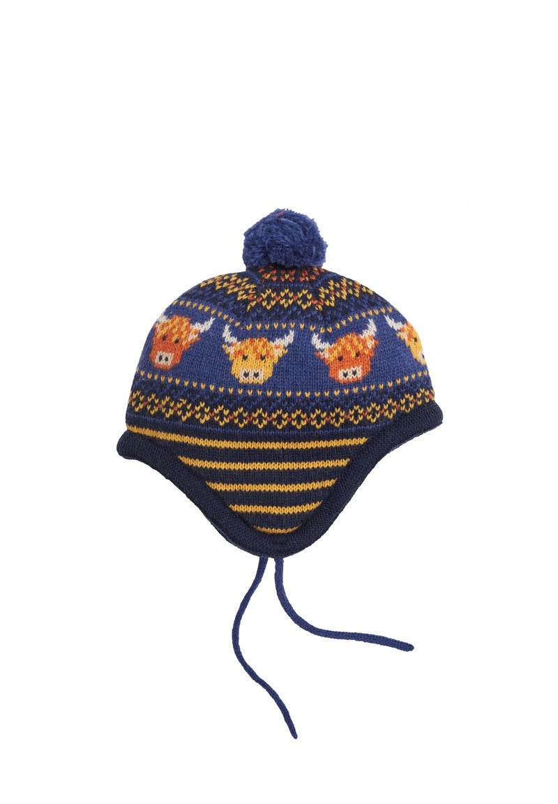 Cappello lavorato a maglia con una base blu scuro decorata con motivi di bovini delle Highlands arancioni e gialli, sottobrim a strisce gialle e pon-pon in cima.