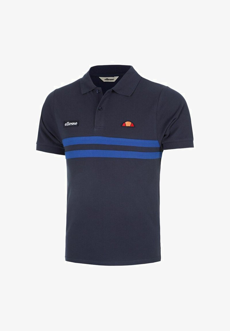 Granatowa koszulka polo z krótkim rękawem, z niebieskim poziomym paskiem i haftowanym logo na piersi. Wykonana z bawełnianej tkaniny.