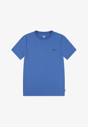 Plava kratkotrajna majica s kratkim rukavima izrađena od pamuka. Ima okrugli izrez i mali crni Levi's logo na prsima. Glatka tekstura i jednobojna.