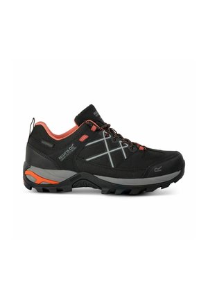 Regatta, REGATTA SAMARIS III LOW WALKING SHOES - Zapatillas para caminar - black
