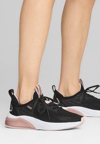 Puma CELL THRILL UNISEX - Scarpe da corsa su strada - black rose gold mauve mist
