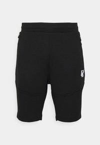 Mustat urheilushortsit, jotka on valmistettu pehmeästä kankaasta. Shortseissa on istuva malli, polven mittainen leikkaus ja pieni logo vasemmalla puolella.