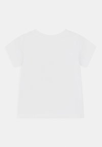 T-shirt alb cu mânecă scurtă, fabricat dintr-un material de bumbac neted, având decolteu rotund și margini cusute curate. Fără grafice sau modele.