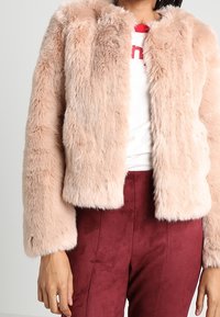 Forever New Vinterjacka - nude