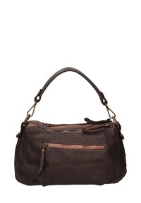 Bruine leren handtas met een gevlochten handvat, twee met rits afgesloten compartimenten en een kleinere ritszak aan de voorkant. Gestikte details overal.