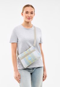 Johnny Urban DREW - Axelremsväska - striped sand