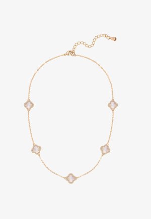 Delicado collar de cadena de oro con cinco colgantes en forma de trébol, espaciados uniformemente, con detalles en blanco y diamantes, y un cierre ajustable.