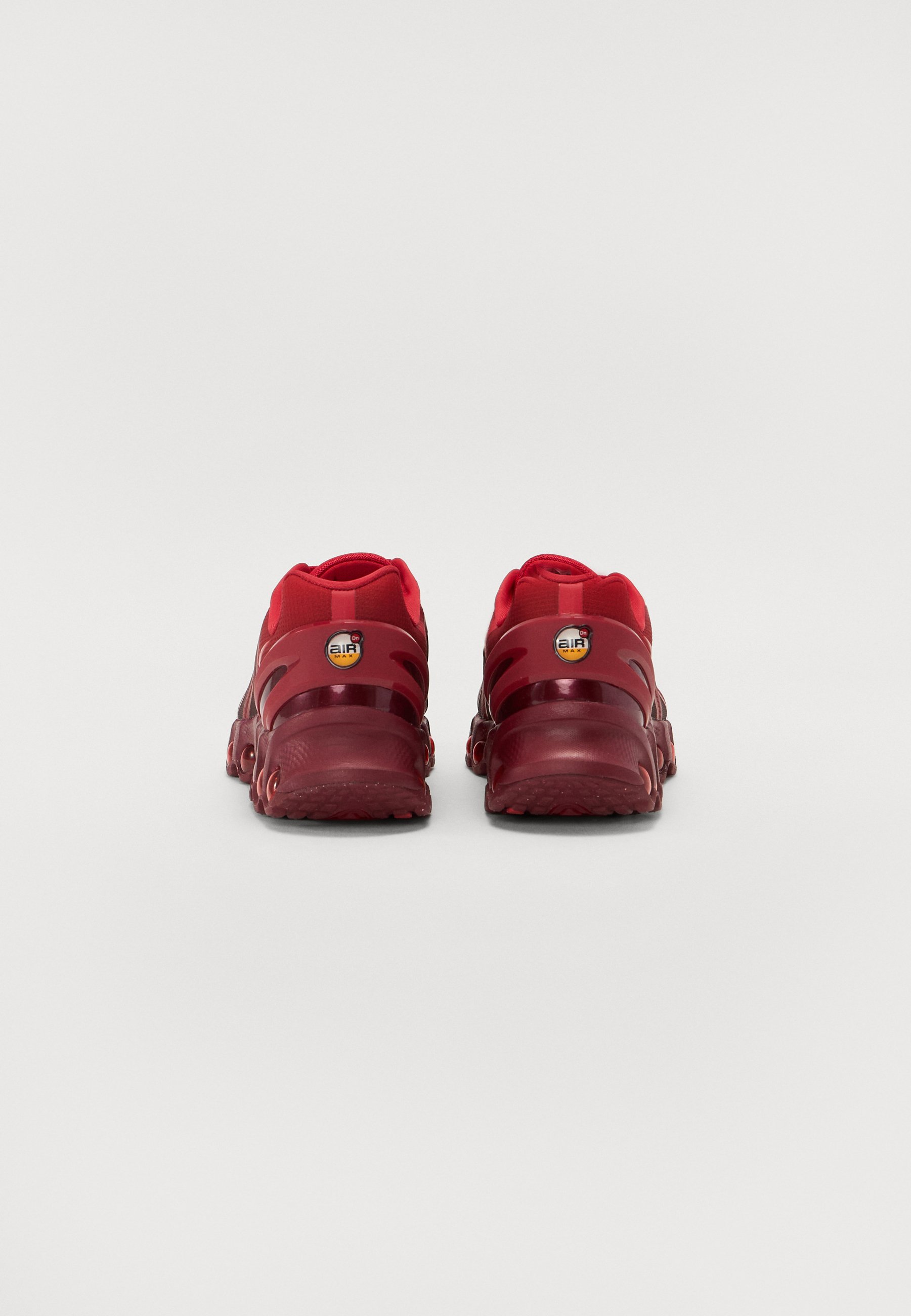 Nike Sportswear AIR MAX DN8 - Sneakers low - university red/team