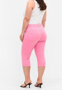 Zizzi Džínové kraťasy - pink