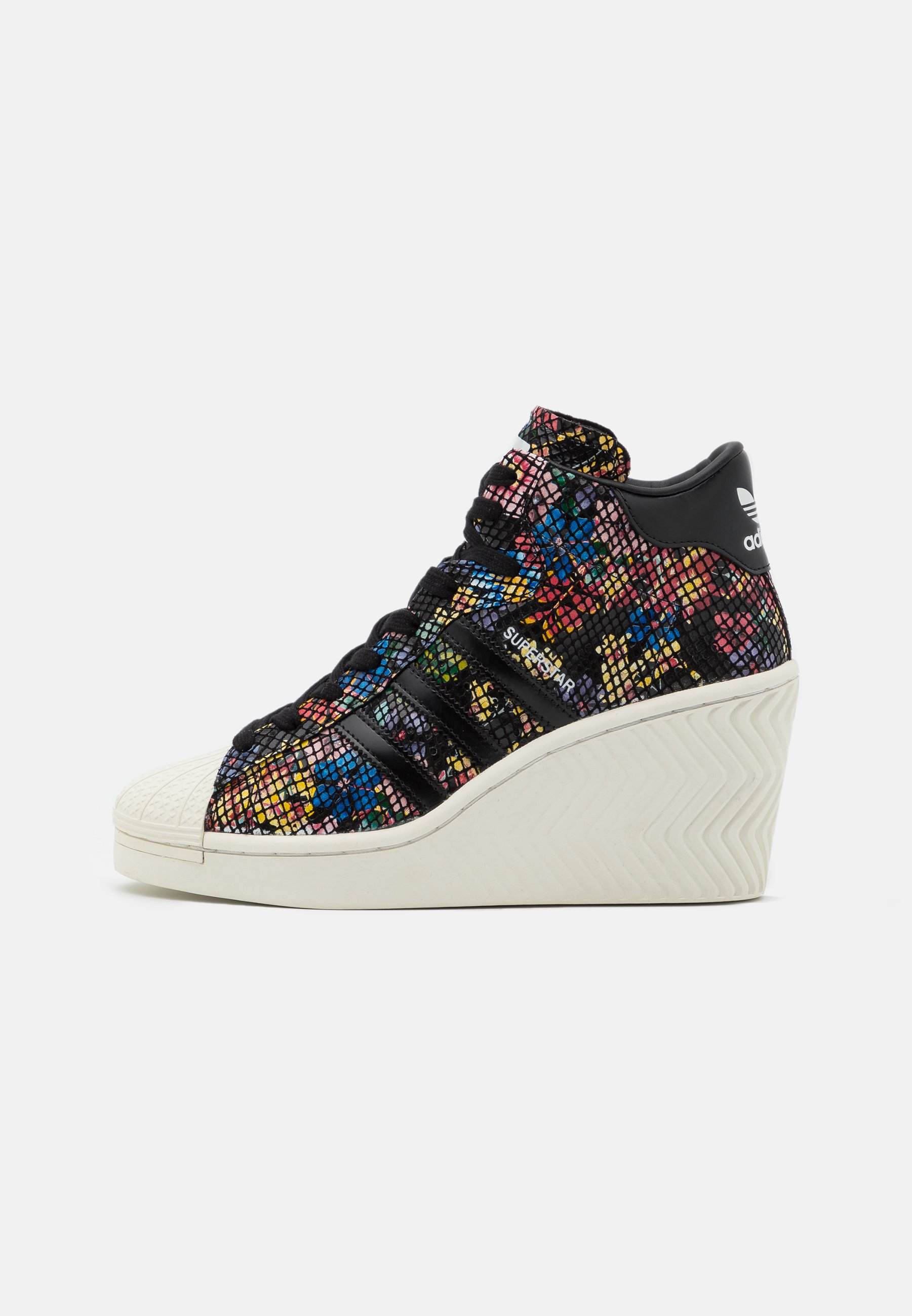 basket talon compensé adidas