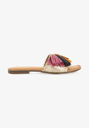 Platte beige teenslipper met meerkleurige leren kwastjes in roze, zwart en oranje, en gestikte details op het bandje.