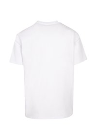 Weißes Baumwoll-T-Shirt mit Rundhalsausschnitt, kurzen Ärmeln und geradem Schnitt. Glatte Textur, keine sichtbaren Logos oder Muster.