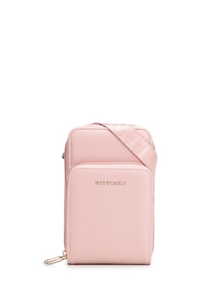 Petit sac bandoulière en cuir rose clair avec poche zippée à l'avant, logo Wittchen doré et large bandoulière réglable.