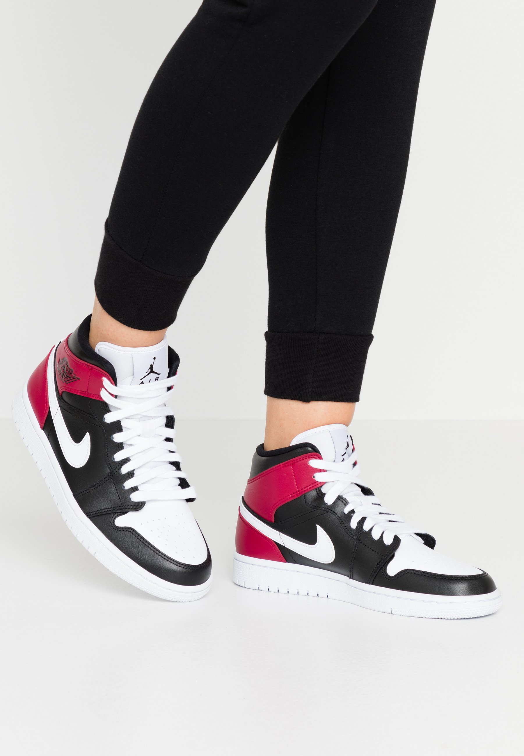 Jordan Womens Air 1 Mid Sneaker High Black White Noble Red Weiss Zalando De