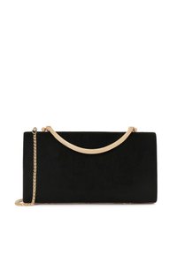 Geantă din suede negru cu o formă rectangulară; dispune de o mânere curbată de culoare auriu și o curea din lanț auriu. Textură netedă.