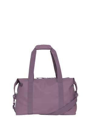 Lilla rektangulær duffelbag med doble håndtak, avtagbar skulderstropp og glidelåslukking på toppen.