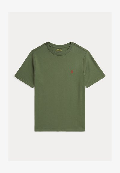 T-shirt de algodão verde oliva de manga curta com decote redondo e um pequeno logotipo bordado em vermelho no lado esquerdo do peito.