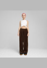 Puma OVERSIZED TRACK  - Træningsbukser - espresso brown