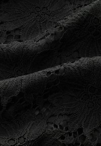 REGULAR FIT - COLUMN - Dolgo krilo - black