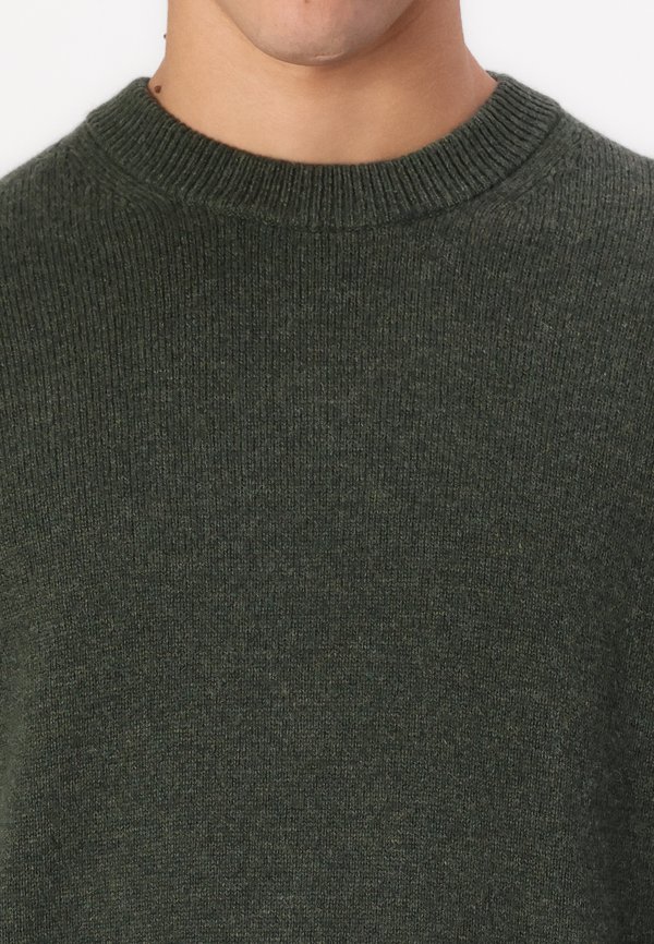 ISAK - Jumper - forest night4