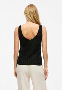 VILA STRICKOBE VIVUA ÄRMELLOSES - Linne - black