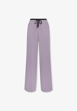 Lichtpaarse broek met wijde pijpen van een zachte stof, voorzien van een zwarte tailleband met gouden accenten en twee steekzakken aan de voorkant.