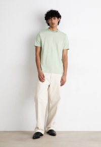 BOSS TEE - Basic póló - open green