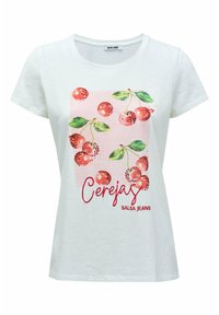 Camiseta blanca de algodón con un gráfico rosa de cerezas y hojas verdes, con la palabra "Cerejas" y "Salsa Jeans" en texto rojo.