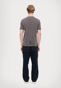 EA7 Emporio Armani Jednoduché tričko - volcanic glass